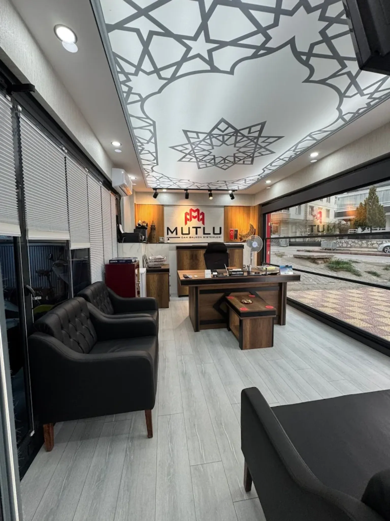 Mutlu Cam Balkon Kırşehir geniş showroom